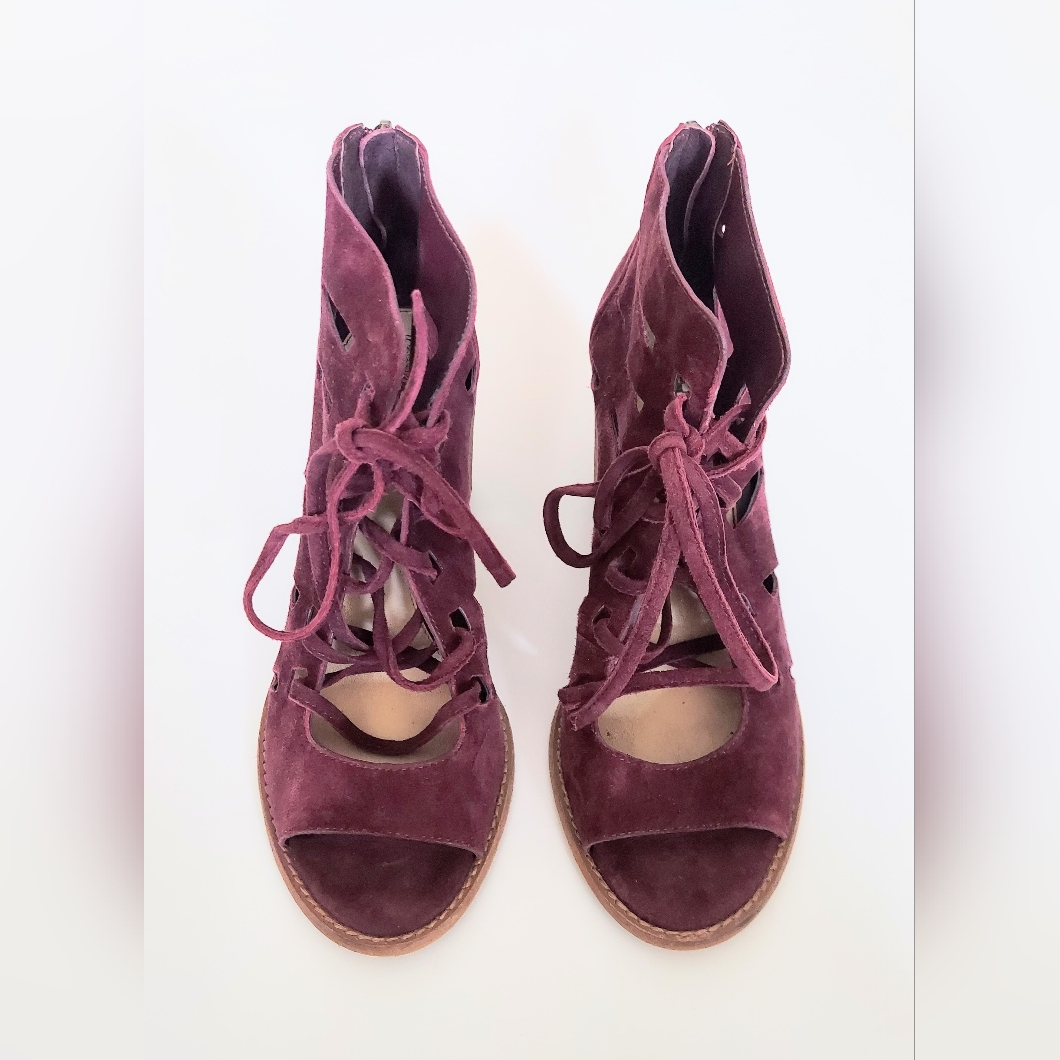 Vince Camuto Lace Zip Up Bootie Block Heel Ankle Boots Sz 8.5 M Purple Tressa